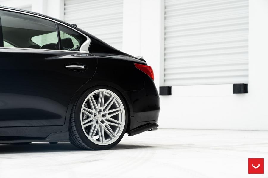 Детали экстерьера Infiniti Q50S on Vossen Wheels (CV10) 2019 года  (фото 17 из 21)